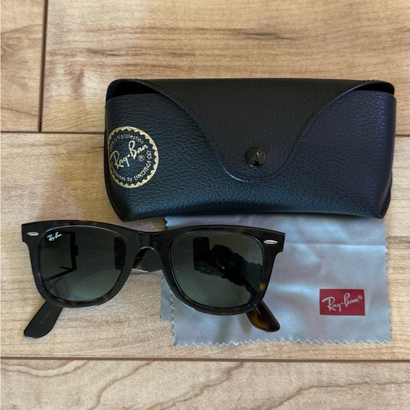 Ray-Ban RB2140 Wayfarer Classic Sunglasses Tortoise 50-22 w case & cloth - Picture 1 of 6